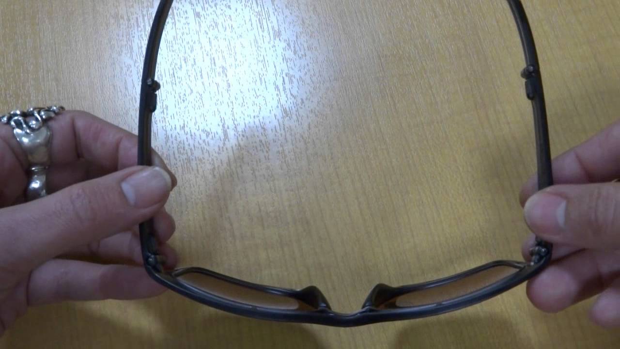 OAKLEYフォールディング(折りたたみ)機構搭載サングラスSLIVER F(スリバーエフ)