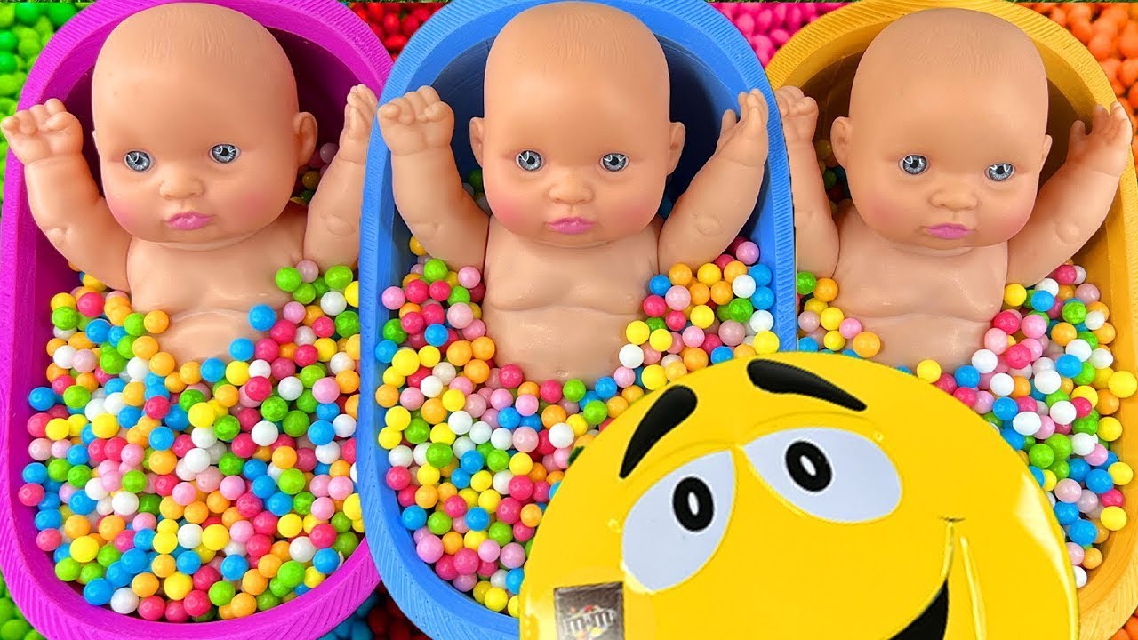 Full of 3 Rainbow BathTubs Candy with M&M's & Magic Slime Cutting