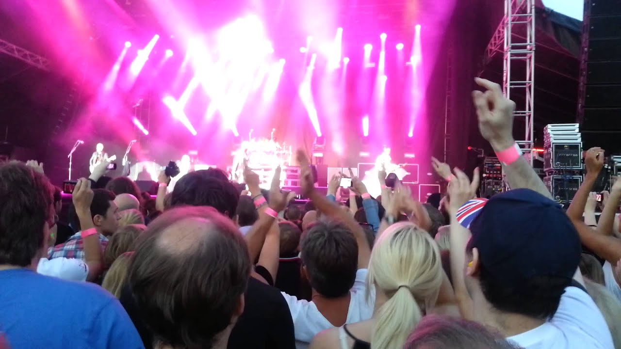 Def Leppard at Vaksala Torg, Uppsala 2013-07-03