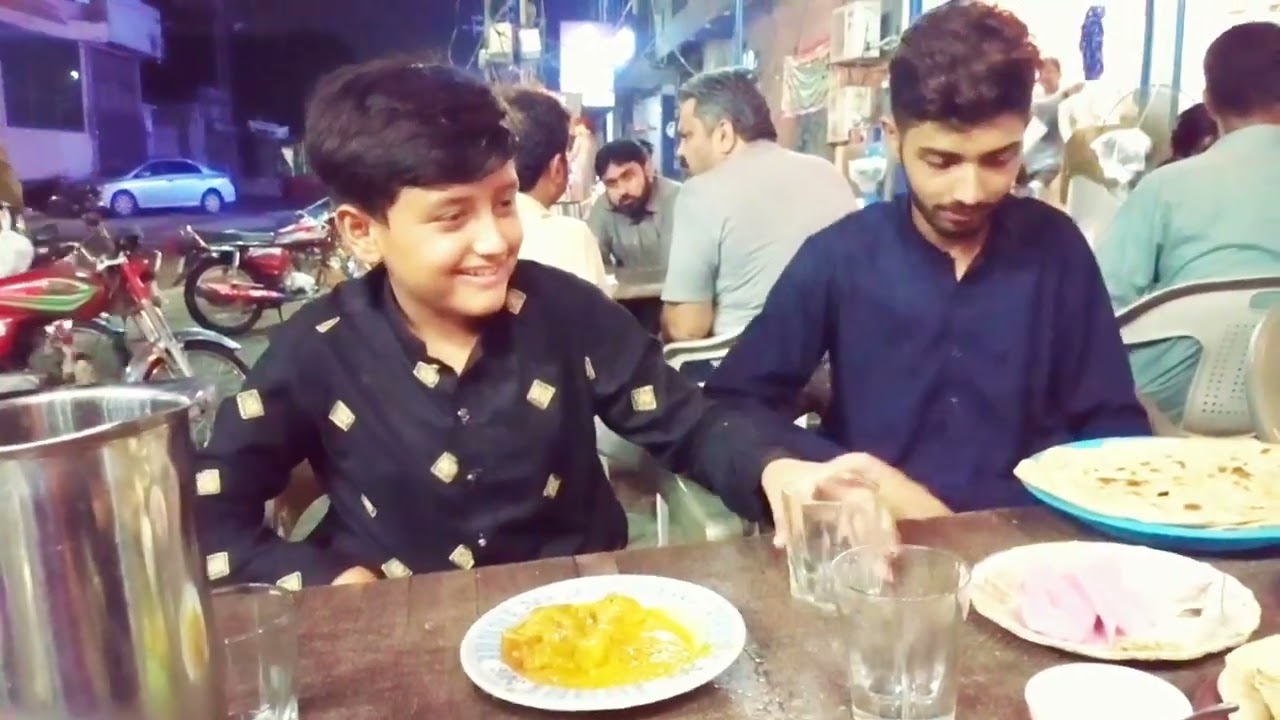 Al Madina hotel Faisalabad Susan Road #Almadina hotel #Faizan#madina
