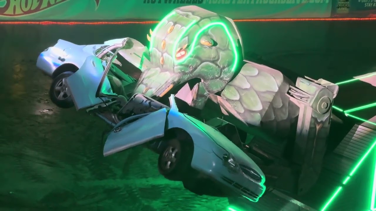 MegaSaurus - Hot wheels Monster Trucks 2024