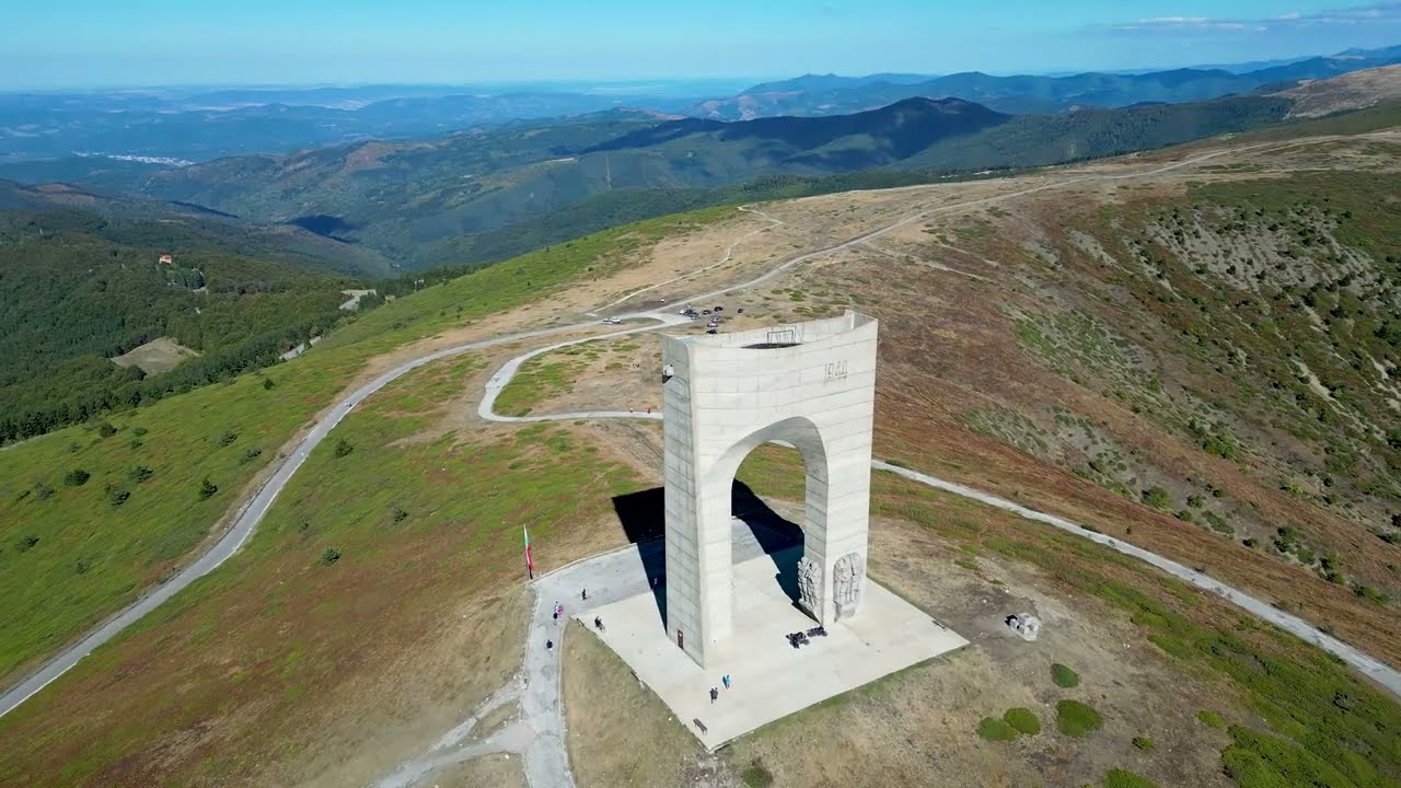 🇧🇬🏞️ Дрон кадри над Троянския проход и Арката на свободата 🌄