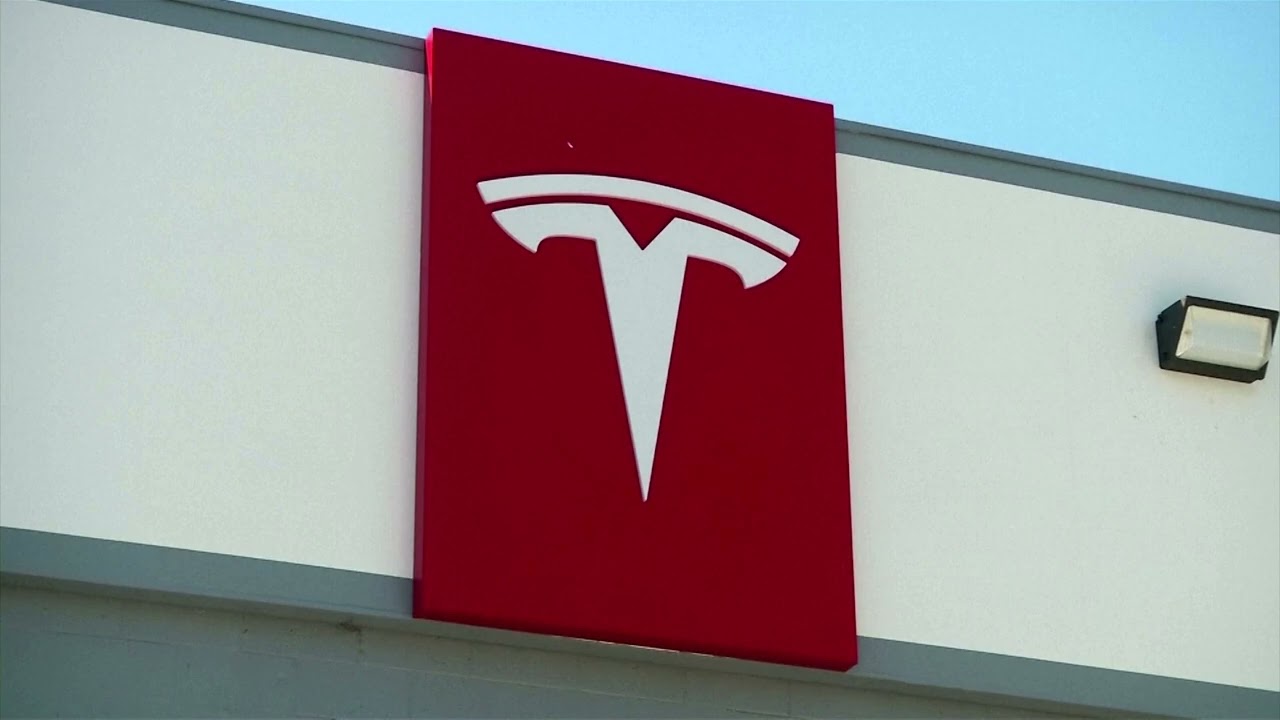 Популяризированные Tesla дверные ручки стали причиной крупнейшего отзыва автомобилей в Китае