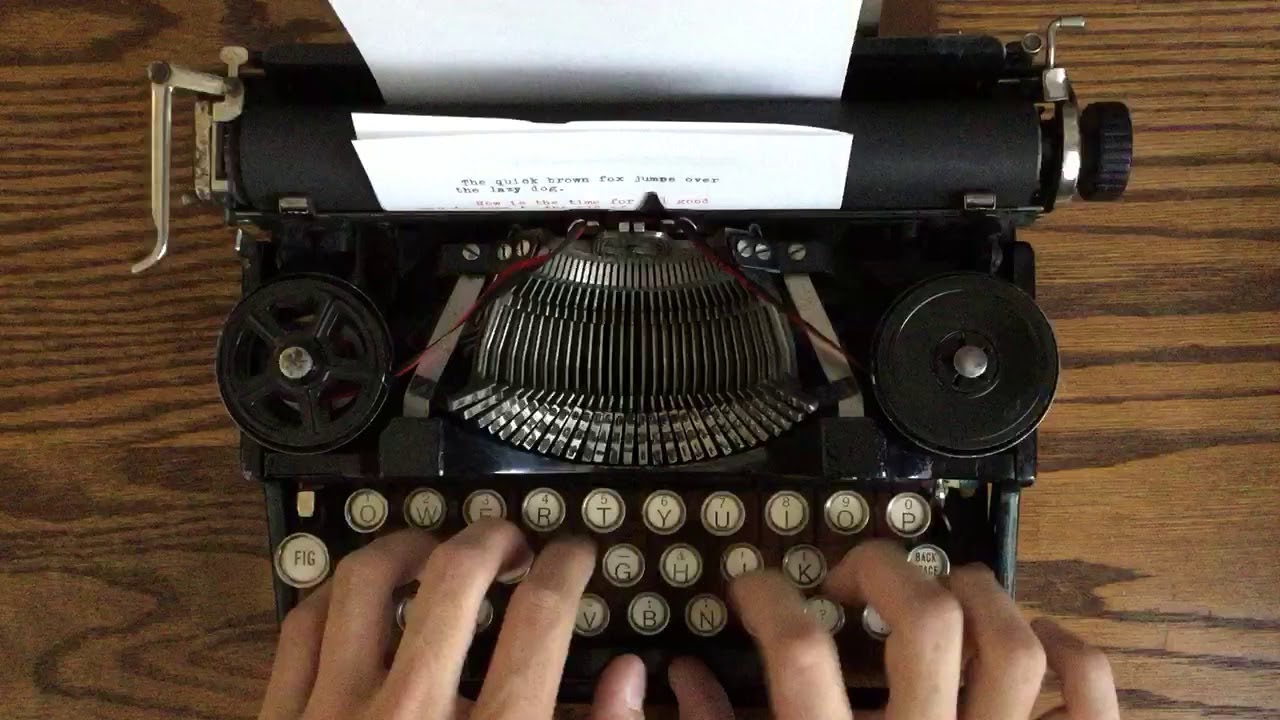 1923 Underwood 3 Bank Typewriter
