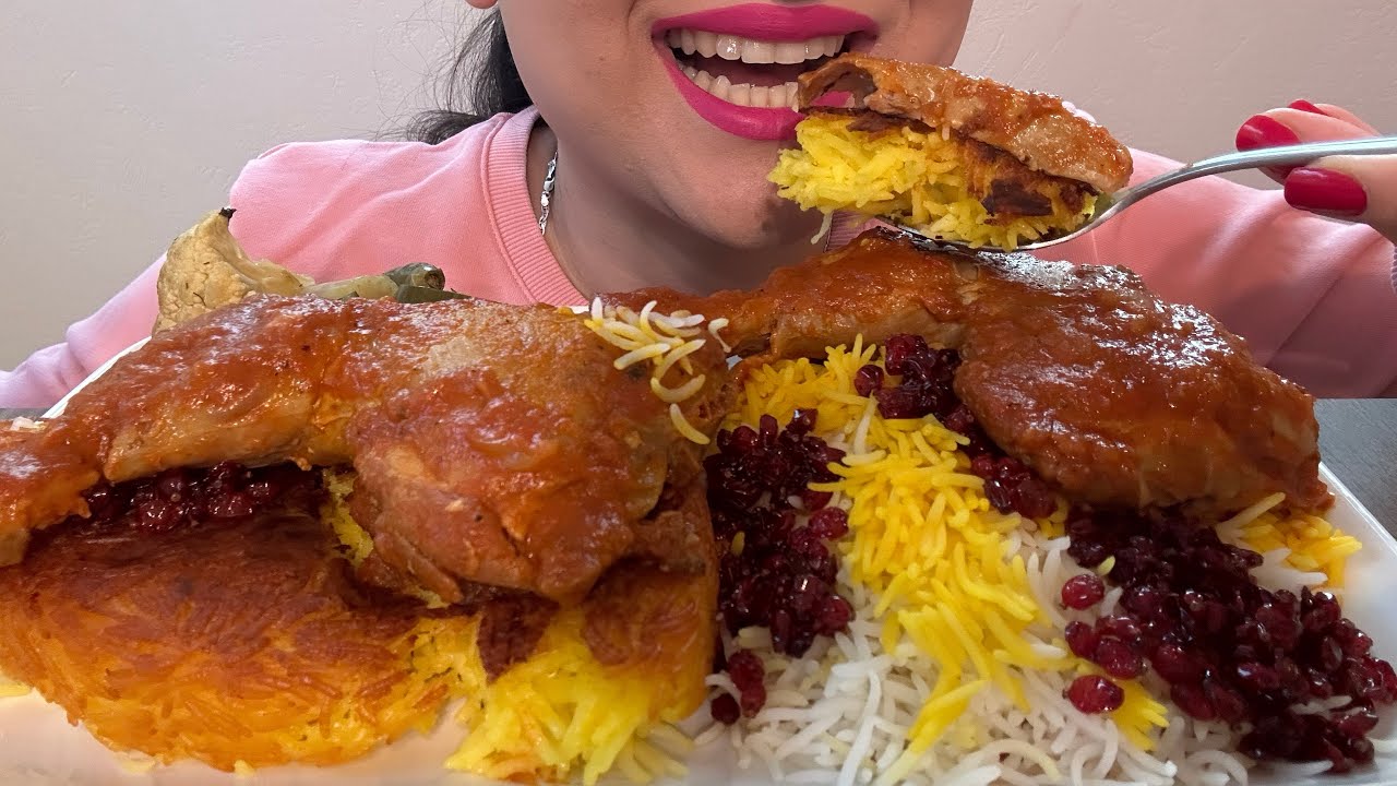 Mukbang chicken with rice & saffron rices tahdig|موکبانگ زرشک پلو با مرغ هم با برنج و هم با ته چین😋