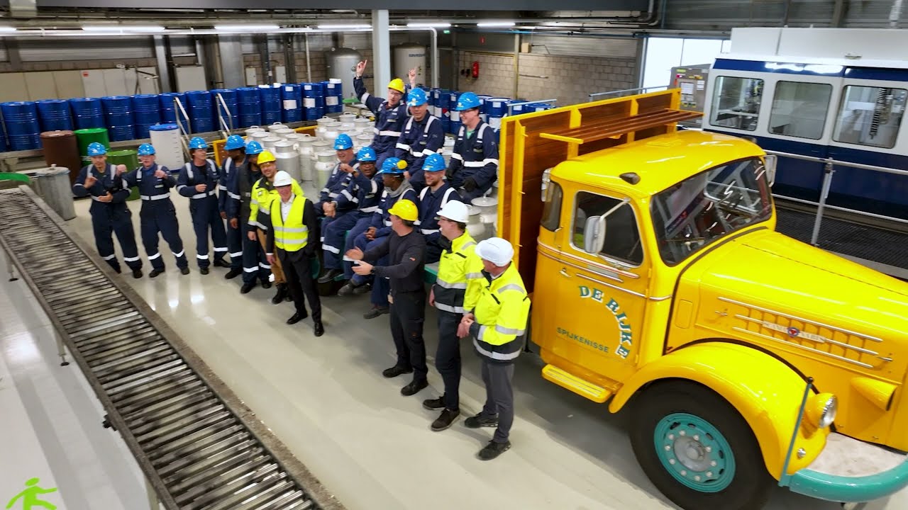 Automatic drum and pallet fillers/reference De Rijke, NL