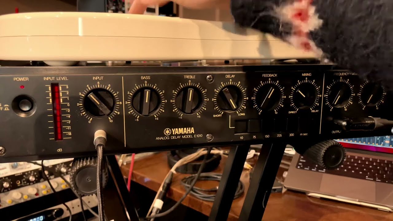 Yamaha E1010 Analog delay