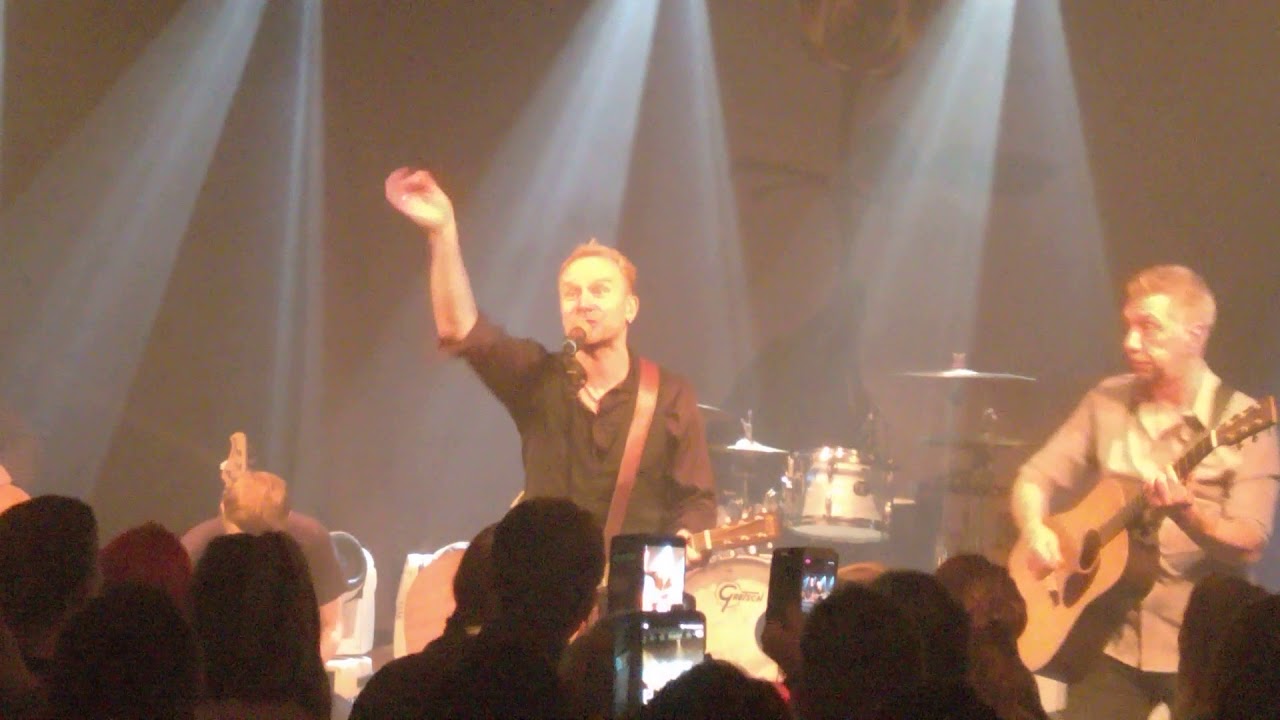 Nelj&auml; Ruusua - Juppihippipunkkari