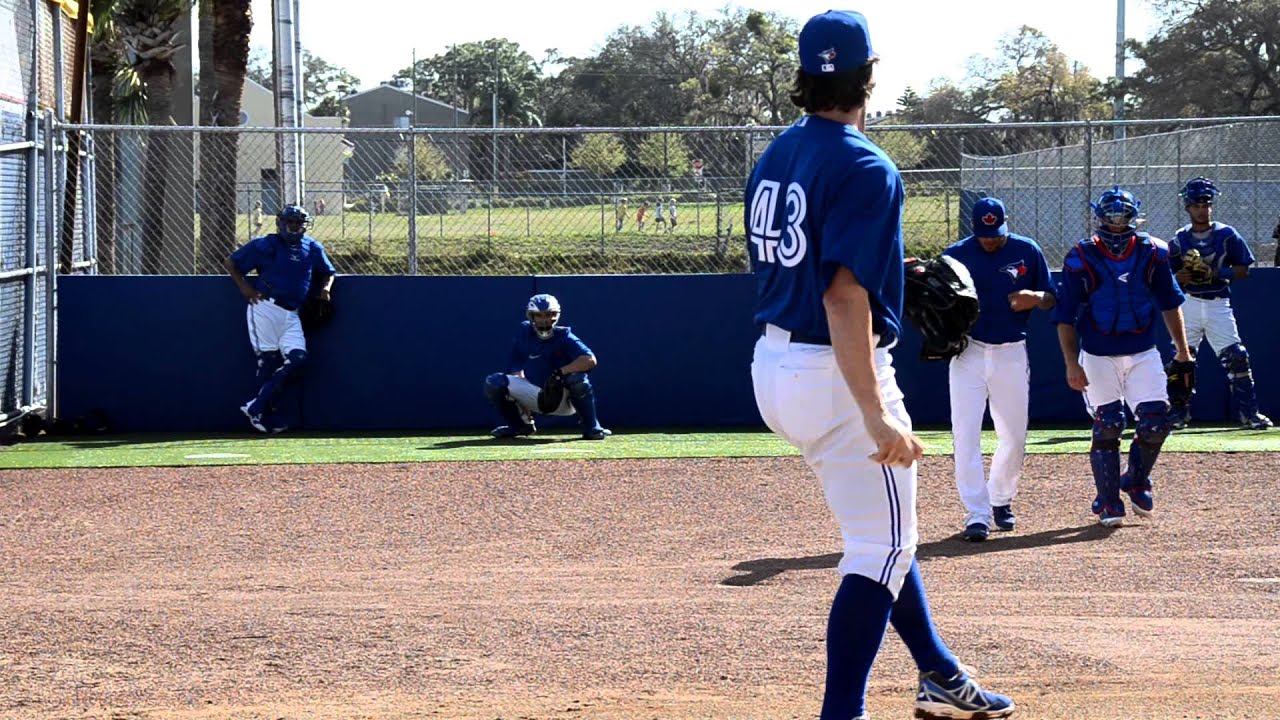 RA Dickey Throwing a Bullpen in Blue Jays Spring Training 2013