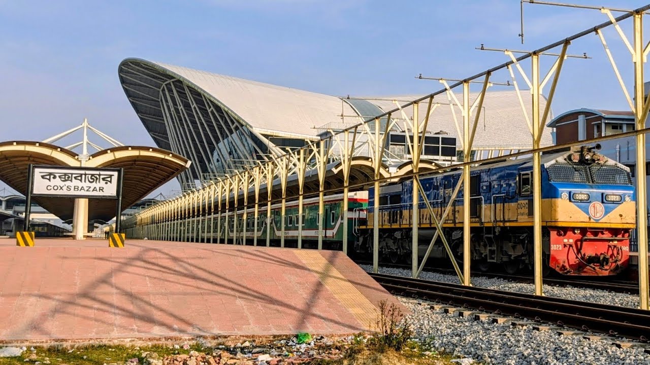 ৩০২৩ লোকোমোটিভ নিয়ে ৮১৬ পর্যটক এক্সপ্রেস রাইড...