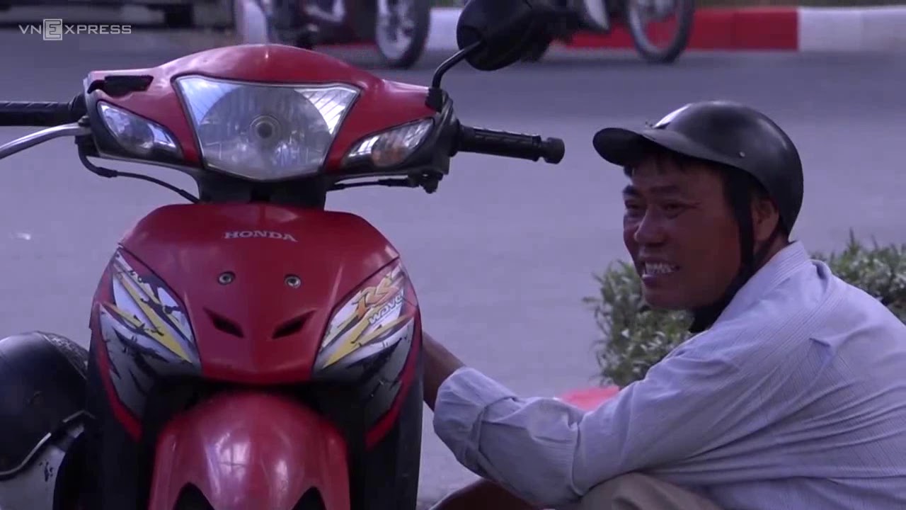 Vietnam farmers switch to night shift to escape scorching sun