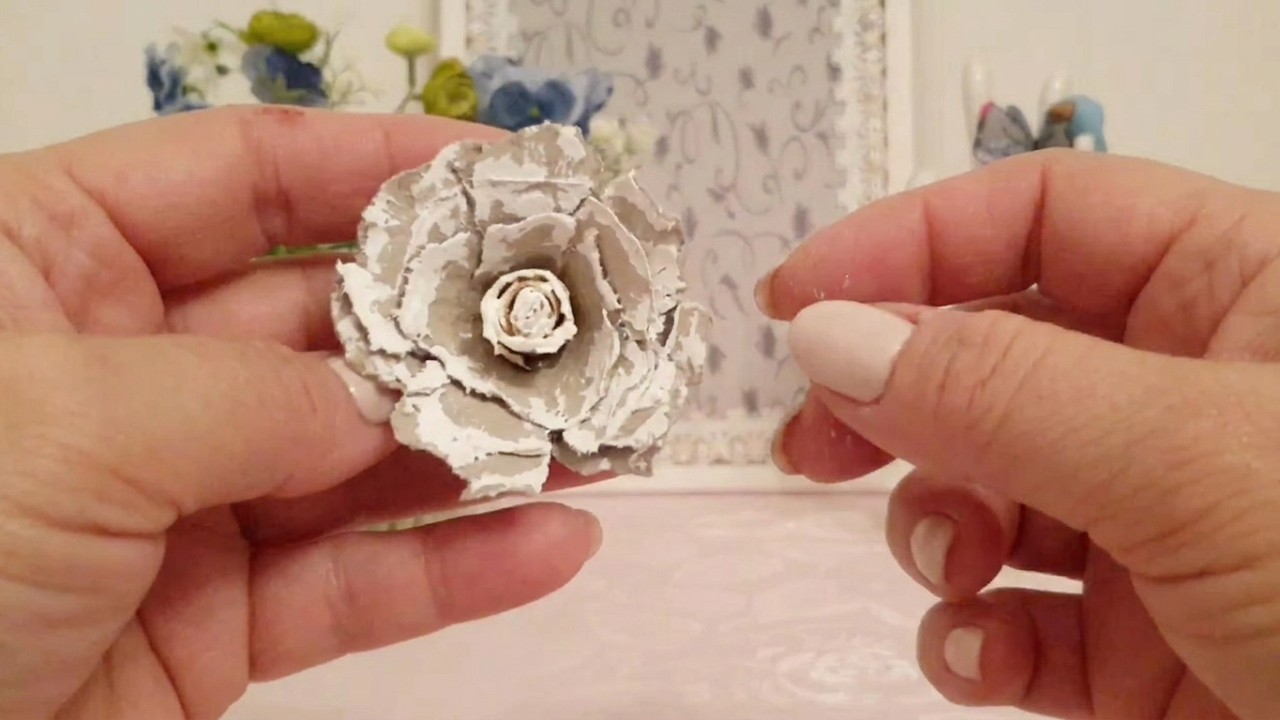 ЦВЕТЫ ИЗ ЯИЧНЫХ ЛОТКОВ...FLOWERS FROM EGG TRAYS...花个磁碟匣从