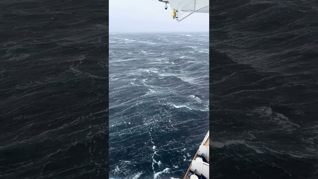 Norwegian Breakaway 2/1/26 caught in bomb cyclone off the U S coast sailing to NYC