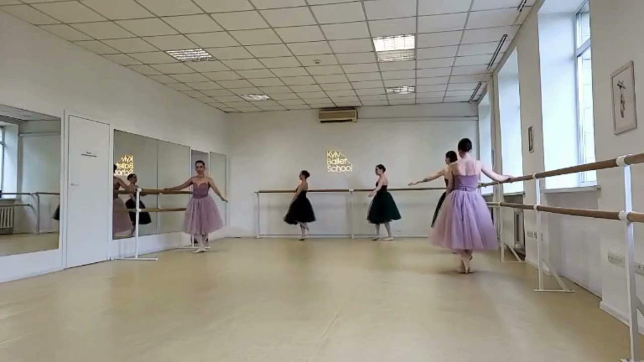 Відкритий урок з класичного танцю, дорослі аматори. На джазовому музичному матеріалі