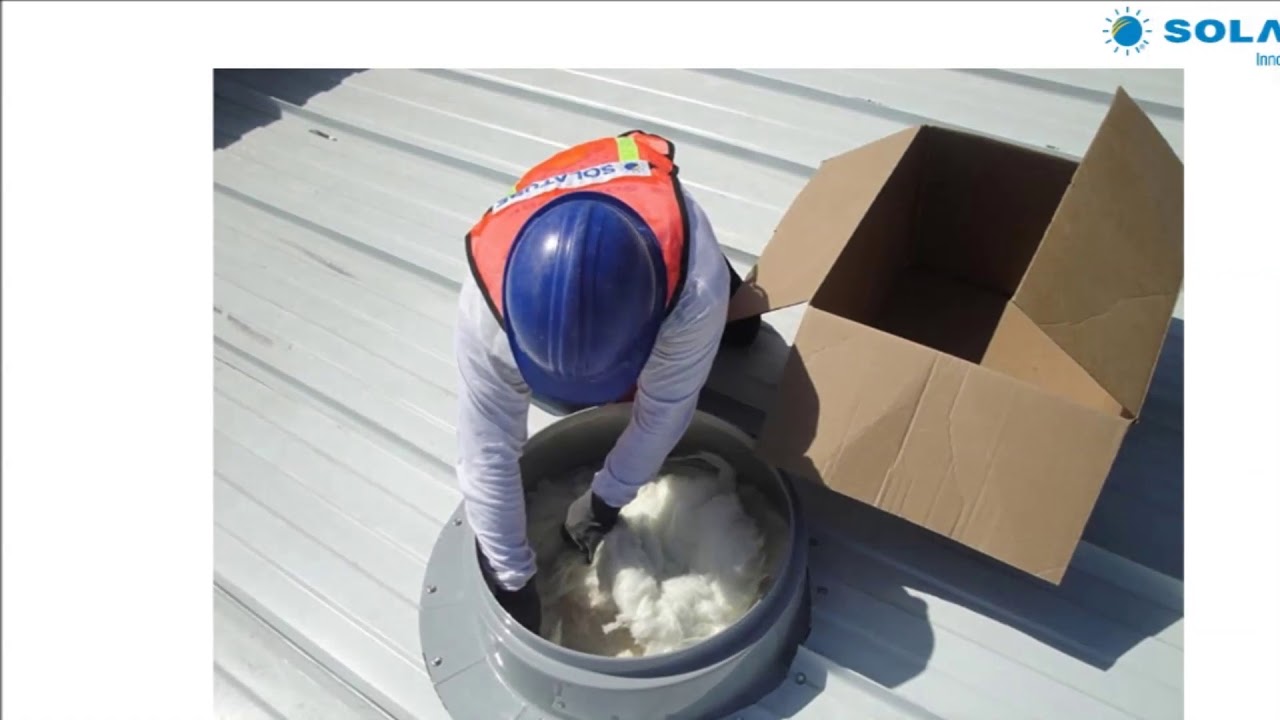 Instalación del Sistema de Iluminación Natural Solatube en Comercio - Techo: KR18