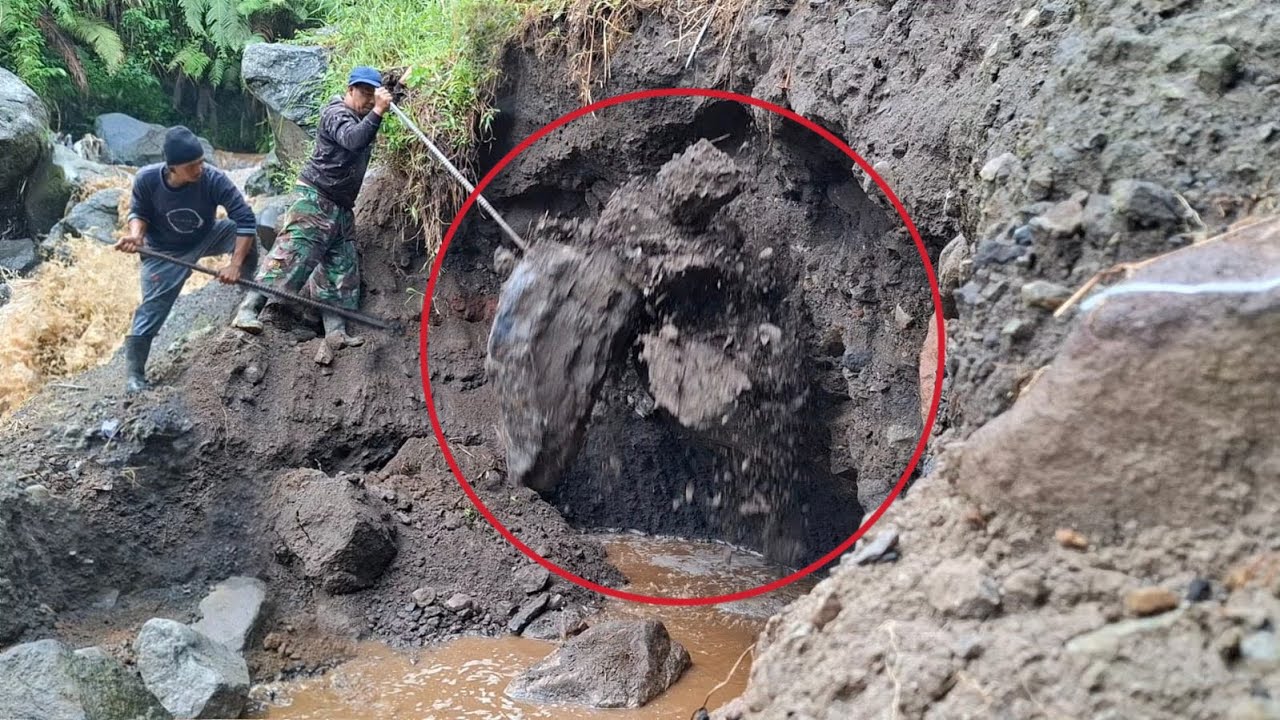 The rock man destroy the rock hole