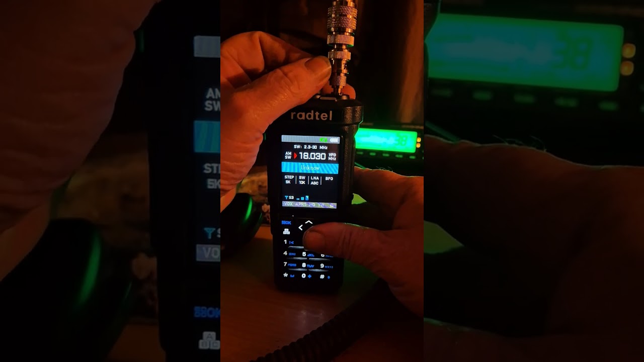 Слушайте КВ-диапазон с помощью радиостанции Radtel RT 950 Pro с 11-метровой дипольной антенной, р...