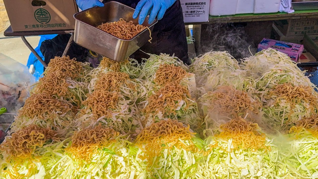 忙しい広島焼き屋台