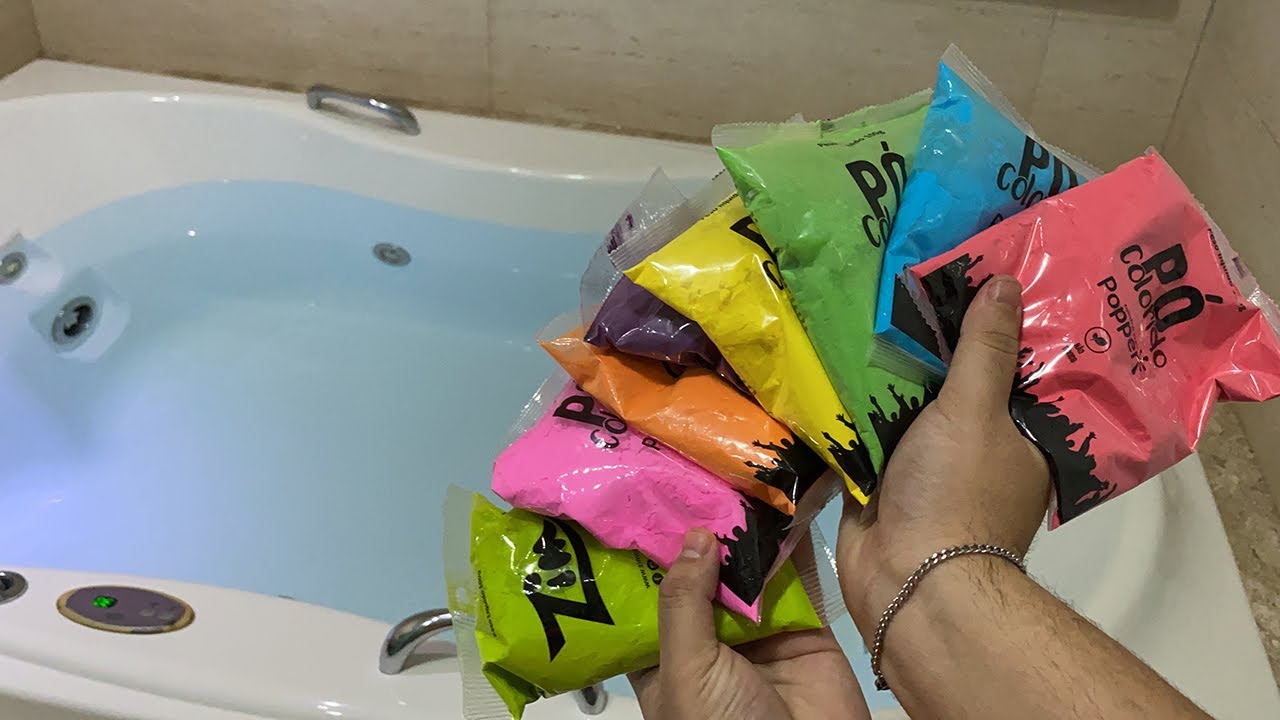 JOGUEI VÁRIOS PACOTES DE PÓ COLORIDO NA BANHEIRA E OLHA COMO FICOU!!