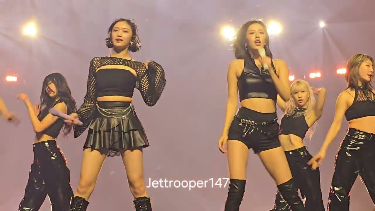 Woman Like Me (Yujin and Leeseo) - IVE 4K 60FPS - First World Tour Chicago [240326]