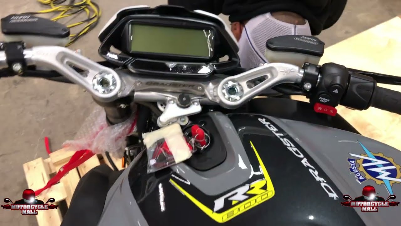 2019 MV Agusta Dragster 800 RR | Unboxing