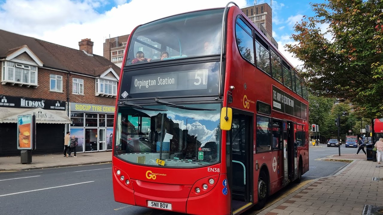 *Rapid Topodyn* Enviro 400 EN38 on Route 51 (MG)