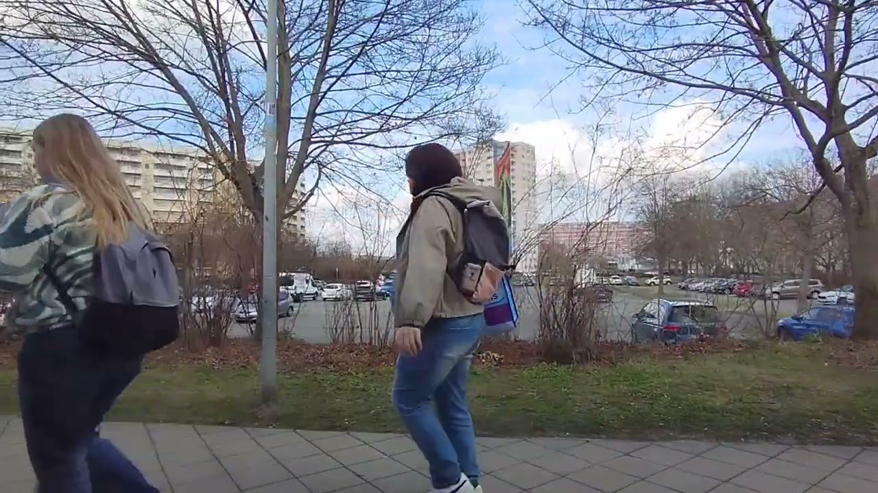 Mitfahrt: Linie 3 Warschauer Straße - Thüringen-Park (ü.Europaplatz).
