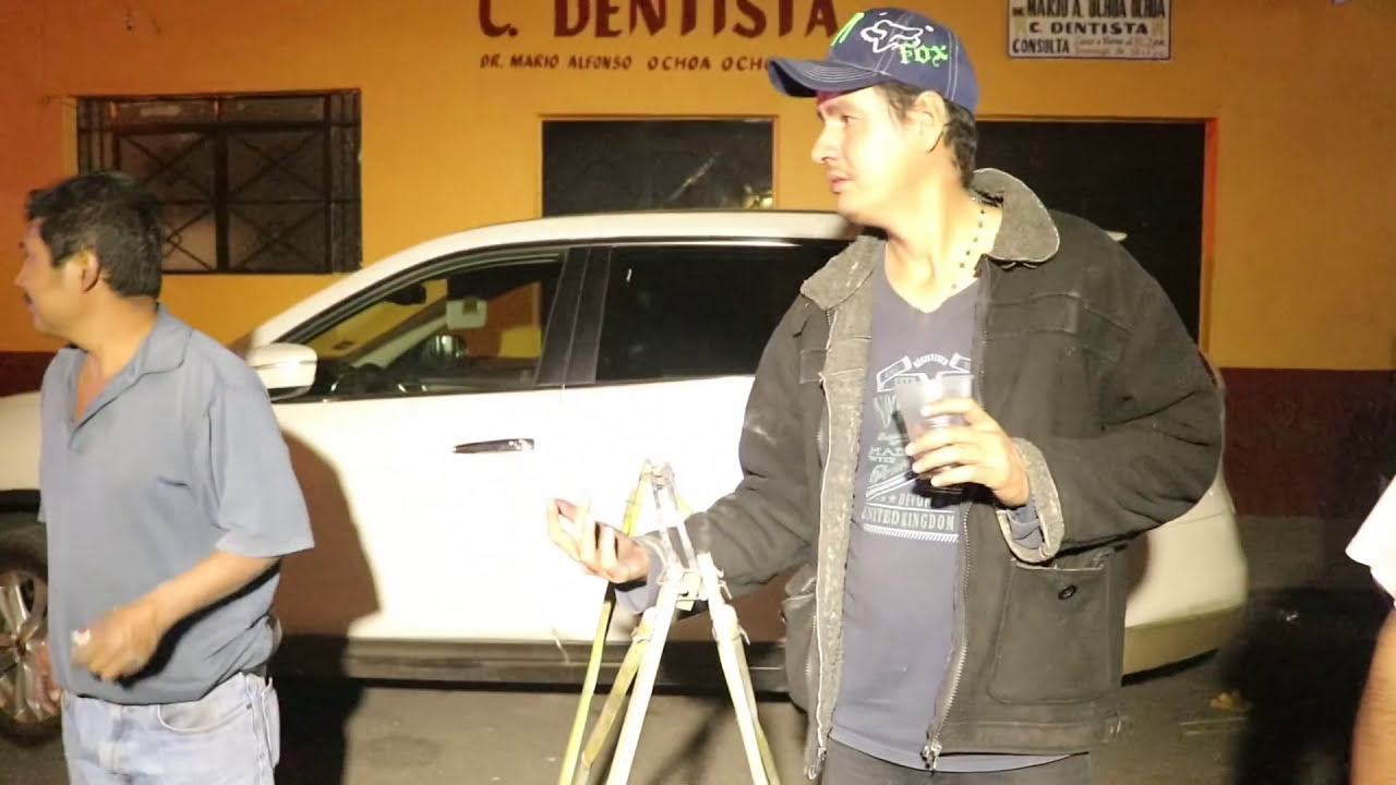 Quema de cohetes y bombas en Jaripo Michoacán @cotidiano399