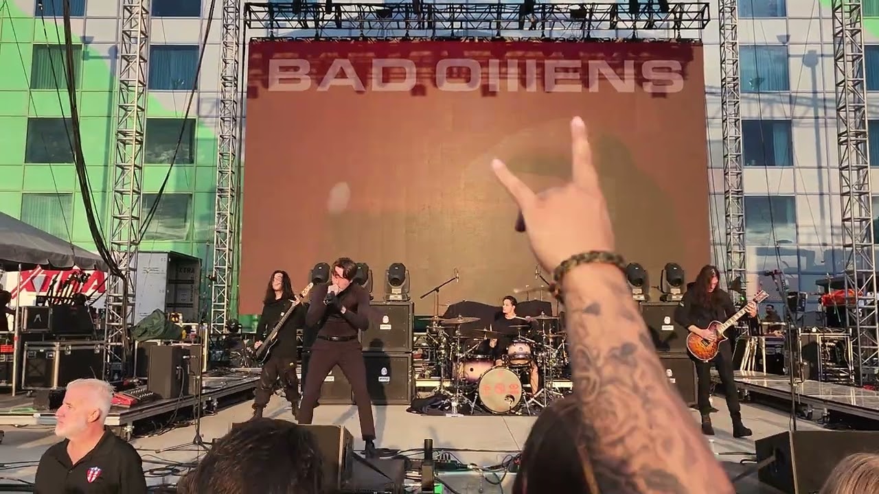Bad Omens Dethrone live 8-14-2022