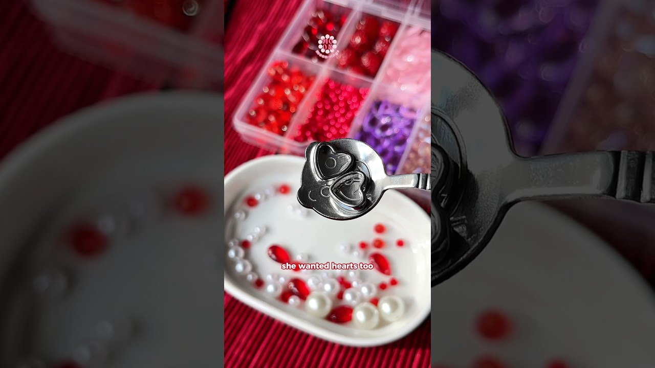 Custom Necklace 🥀🩸 #handmadejewelry #smallbusiness #necklace #prom #vampire #beadsjewellery