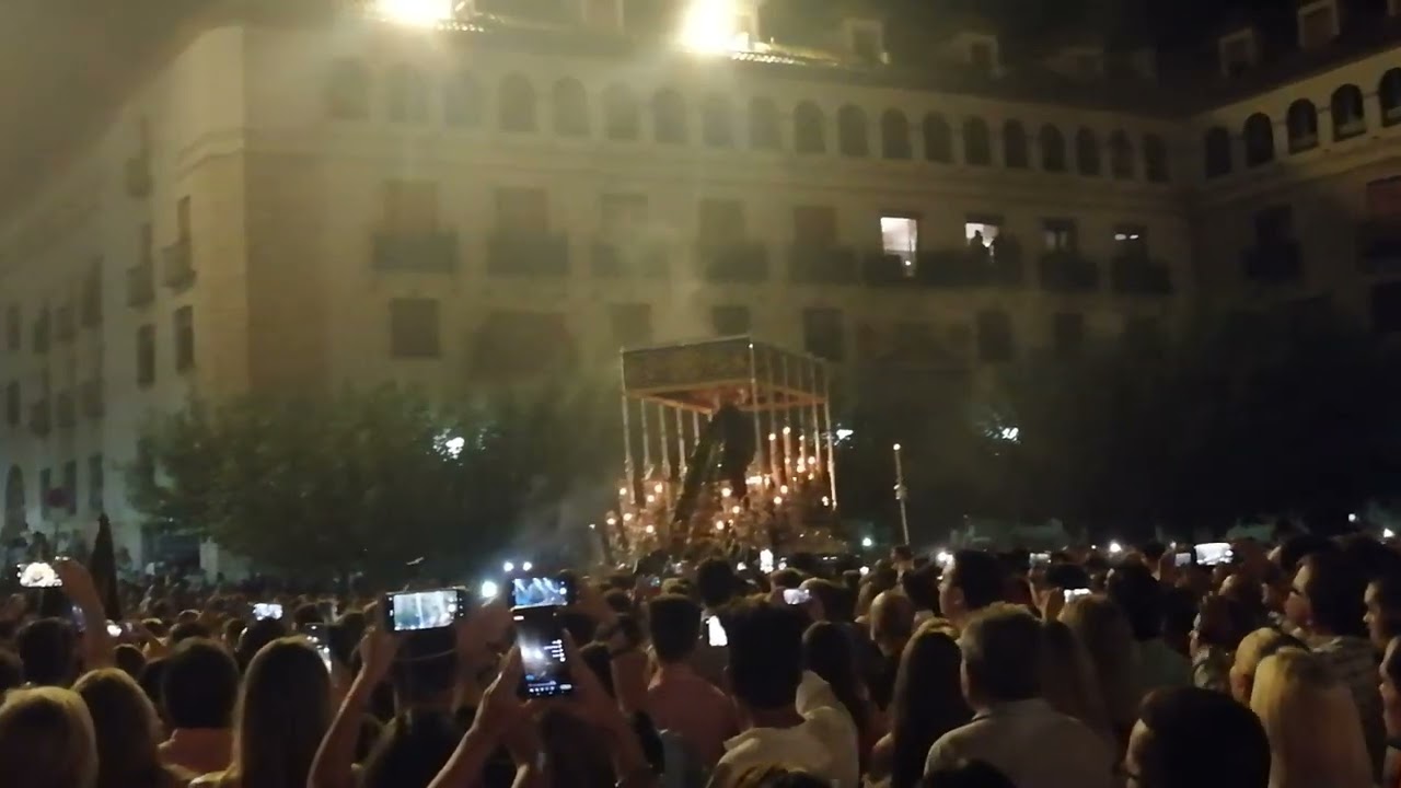 75 aniversario de la Cofradía de Los Estudiantes. La Tuna de Distrito de Jaén canta el Himno a Jaén