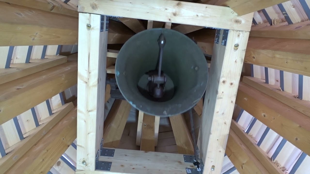 VESZPRÉM-KÁDÁRTA (H), A katolikus templom harangja/Die Glocke der katholischen Kirche