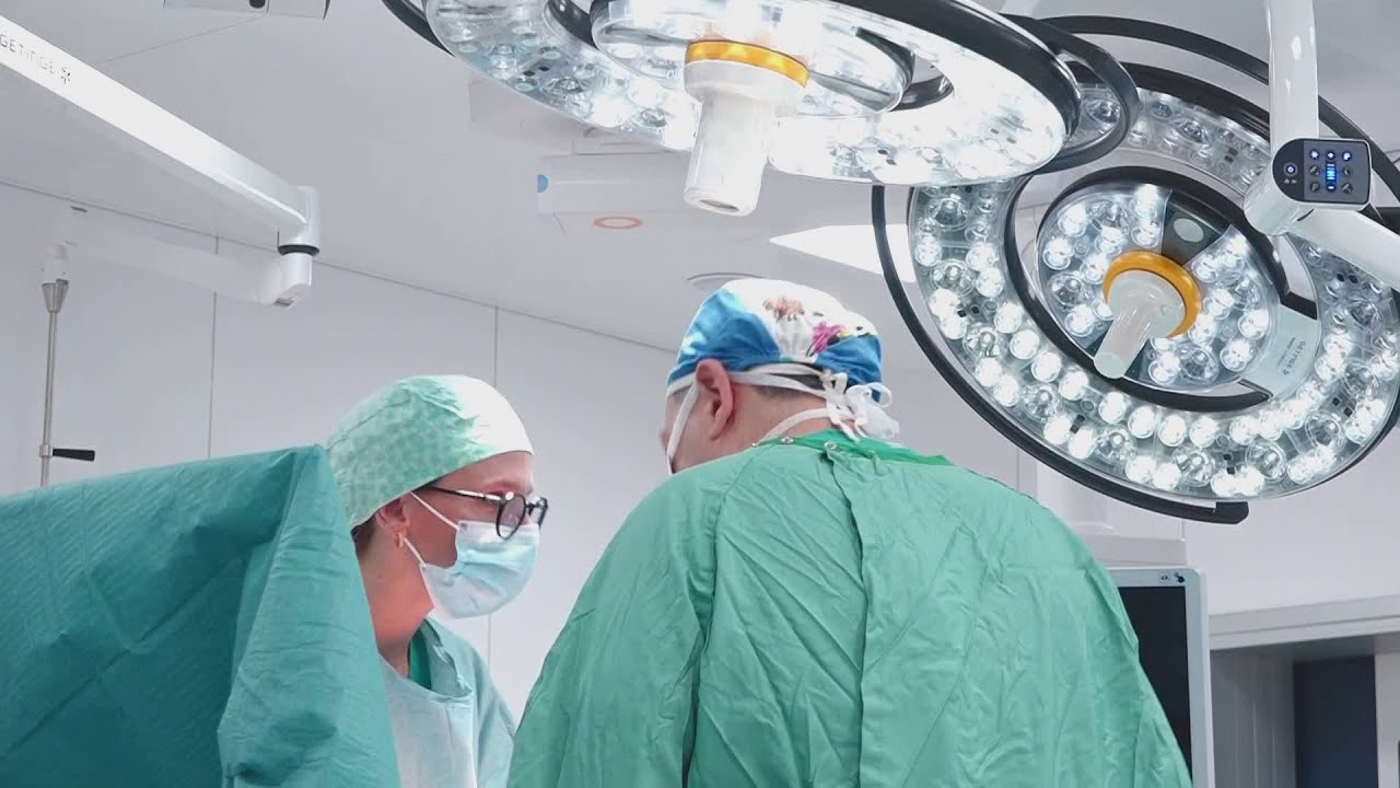 Medici le salvano la vita, manager ringrazia