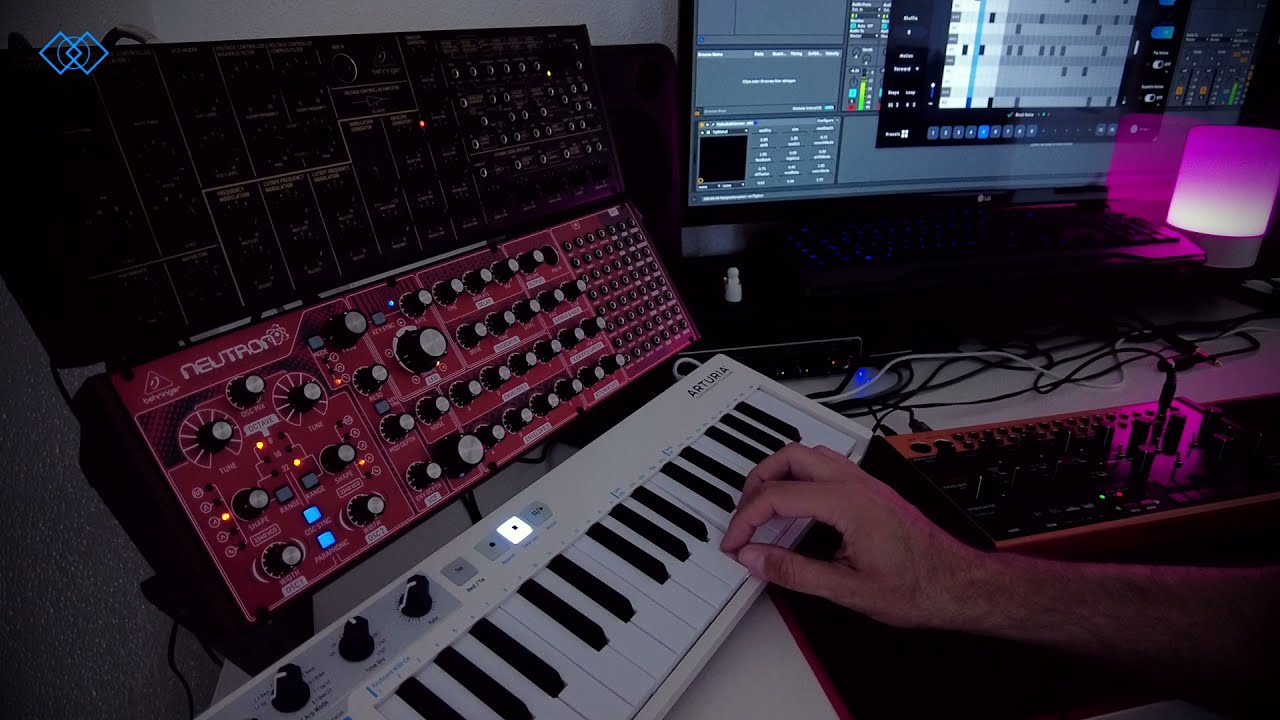 Behringer Trio (Neutron, K2, Crave) Synthi Wave