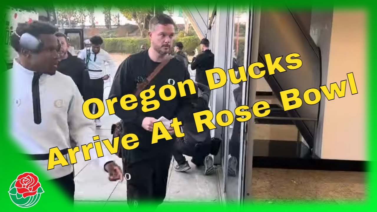 2025 Rose Bowl: Oregon Ducks Team Arrival