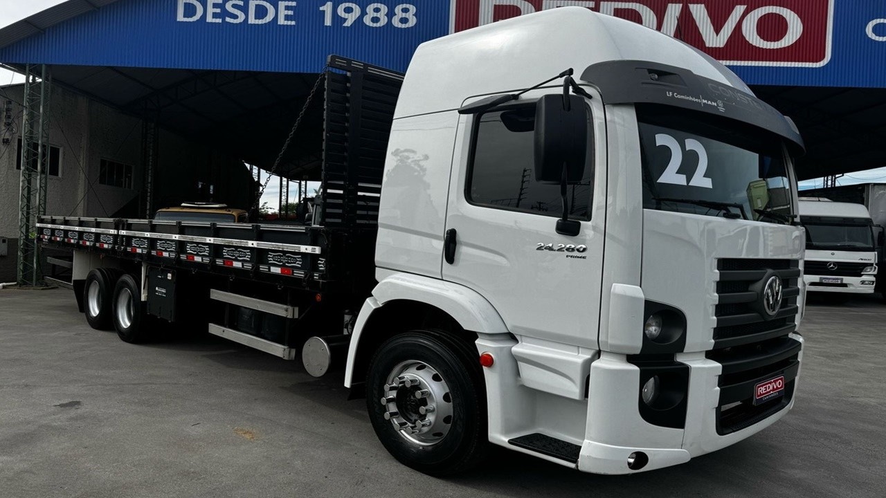 CAMINHÕES TRUCK À VENDA