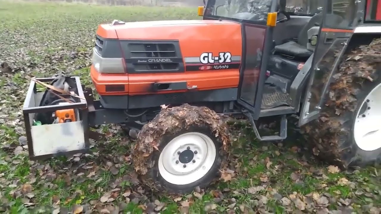 Kubota GL32 w lesie  3cz