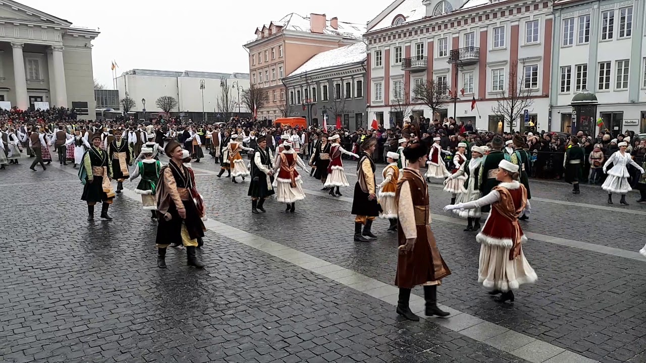 Polonez. Sto par. Wilno. Plac Ratuszowy