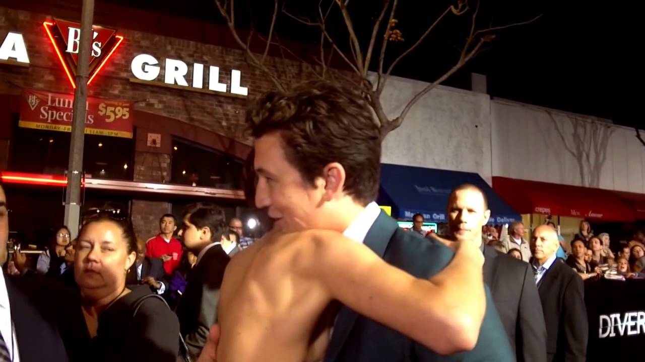 Shailene Woodley and Miles Teller Interview at Divergent Premiere with Four Barbie!