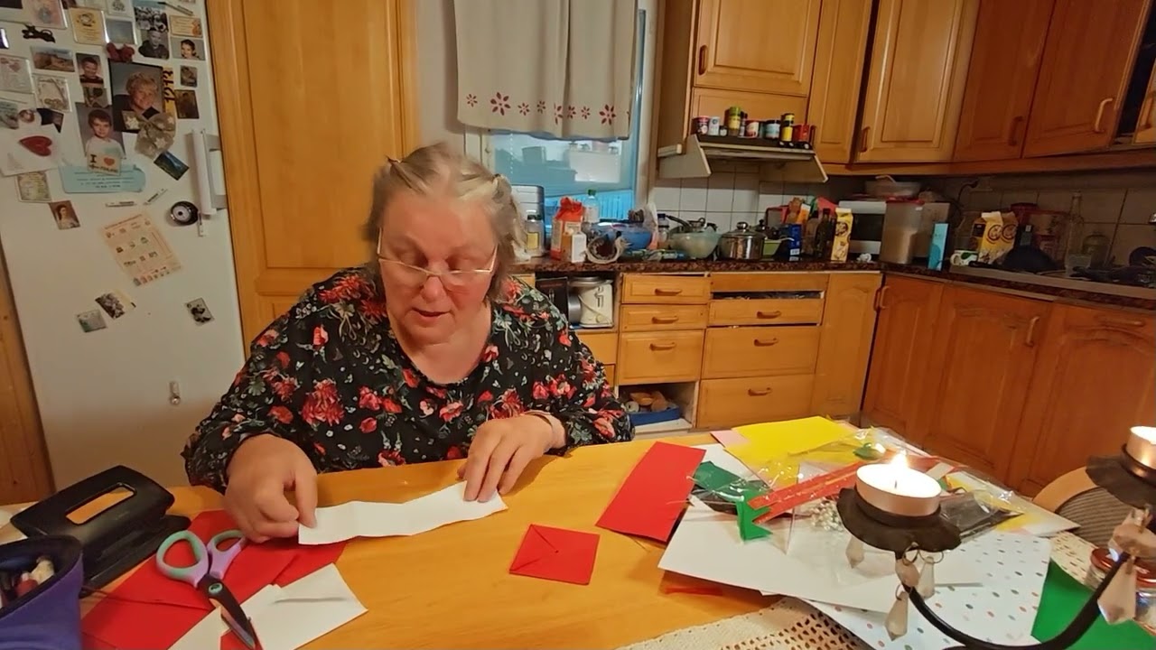 Joulukalenterin 2025 luukku 18: Lahjakotelo - Tapahtuu mummolassa !