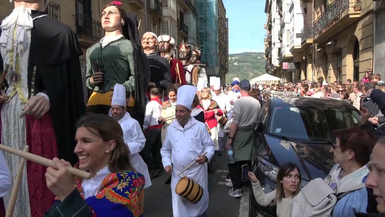 Tamborrada en el 150 aniversario de La Union Artesana de Donostia.