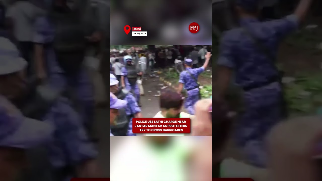 Delhi Police Use Lathi Charge Near Jantar Mantar As CJP Protesters Try To Cross Barricades