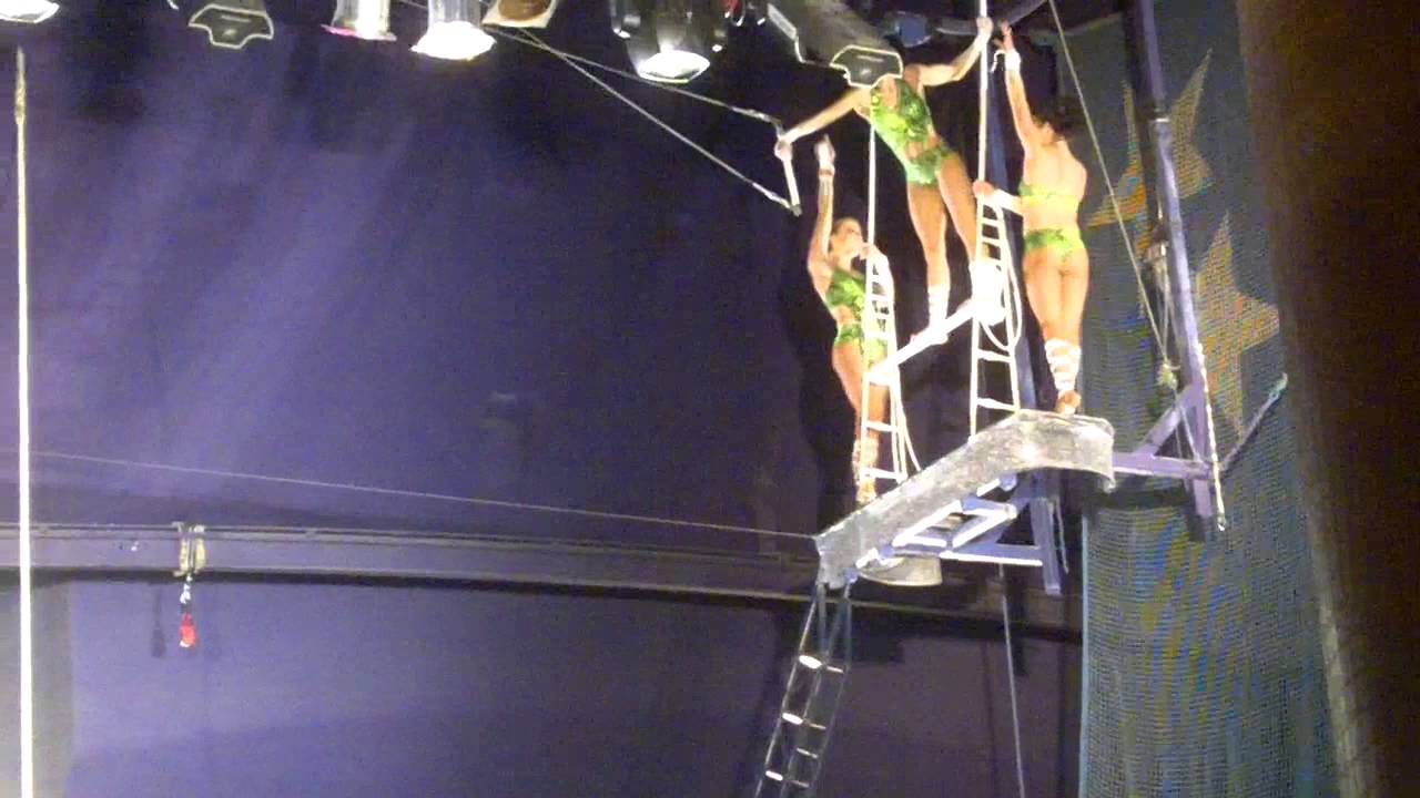 Trapeze miss @ Circus Circus 02 18 2013