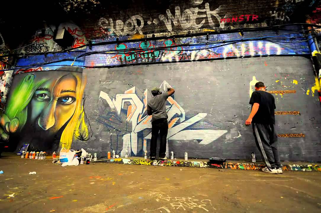 Shiz and Brisk graffiti time-lapse.