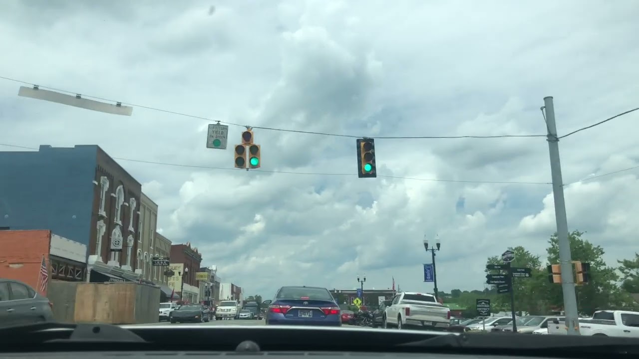 Driving in Sweetwater Tn home of the Lost Sea.