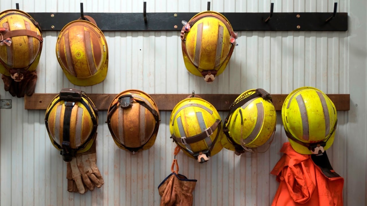 Federal government under pressure to address rapid decline in labour productivity