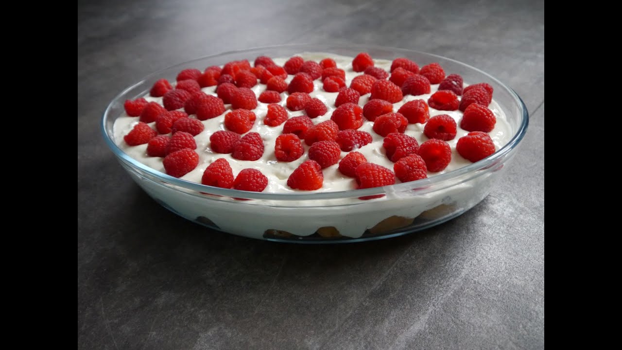 5 Minuten Windbeuteldessert mit leichter Raffaello-Creme und Himbeeren |