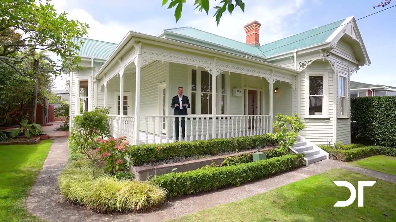 NEW · 4 Kakariki Avenue, Mount Eden - Dean Tuffley Real Estate