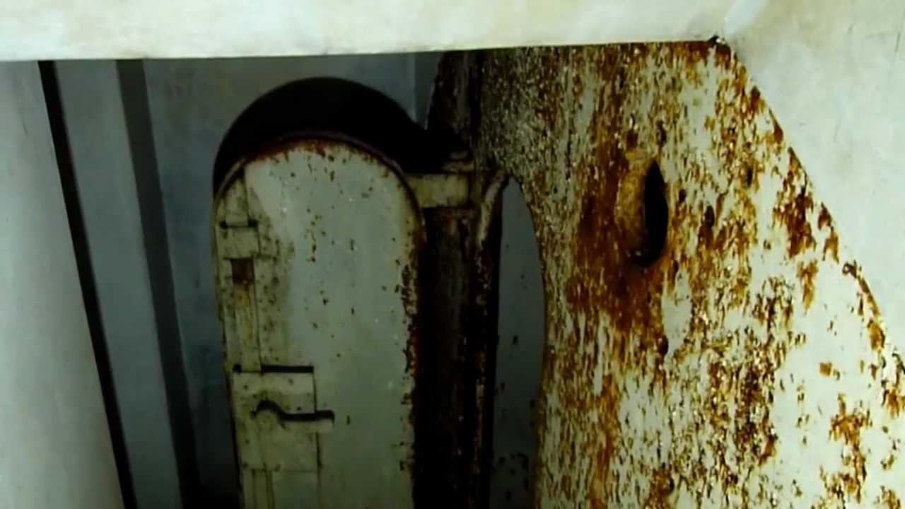 Dentro un bunker della guerra fredda