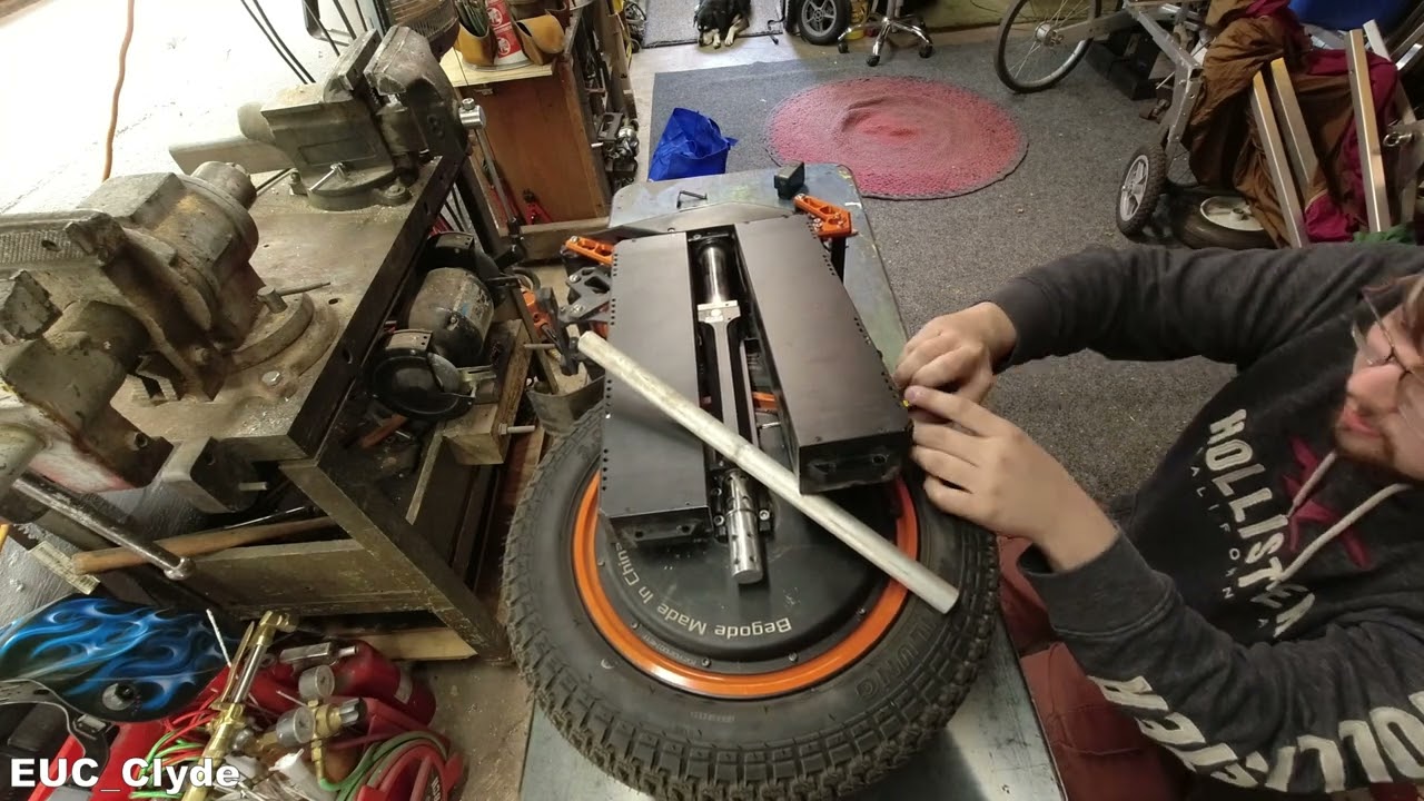 BEGODE EXTREME: Disassembly and Tire swap